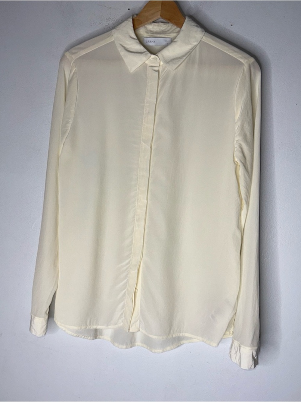 Grana Cream‎ Collar Long Sleeve Hidden Button Down Silk Shirt Small